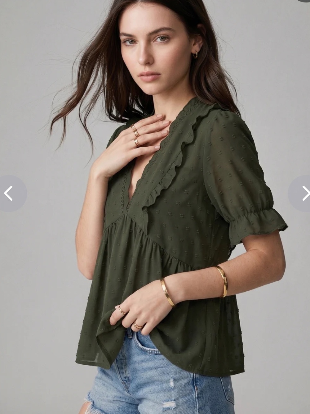Olive Ruffle V-Neck Women’s Top Size Small l